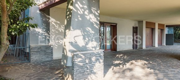 Вилла с 10 комнатами в Варесе, Италия № 139855 43