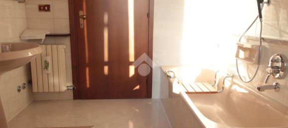 Дом с 10 комнатами в Беллуско, Италия № 128491 10