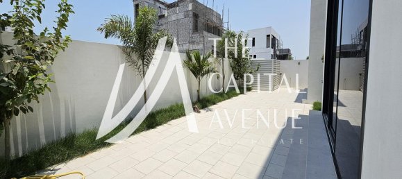 5 bedrooms Villa in Yas Island, UAE No. 31702 2