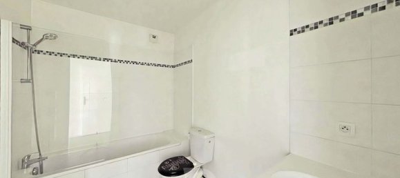 Apartamento de 3 dormitorios en Seine-Saint-Denis, France No. 356337 7