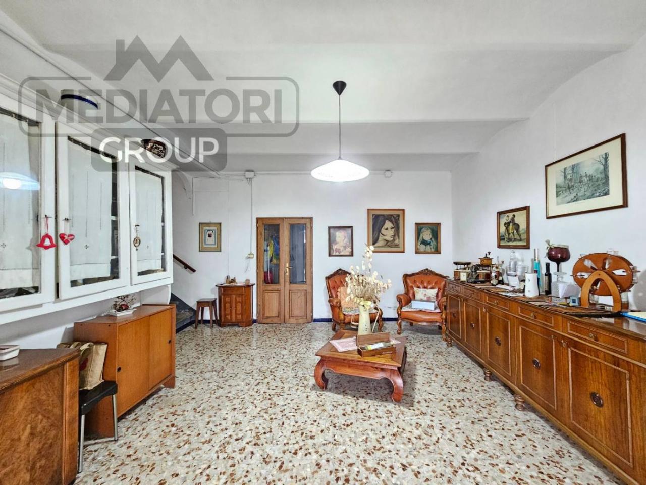 7 rooms House in Serravalle Pistoiese, Italy No. 31556