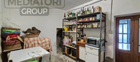 7 rooms House in Serravalle Pistoiese, Italy No. 31556 14