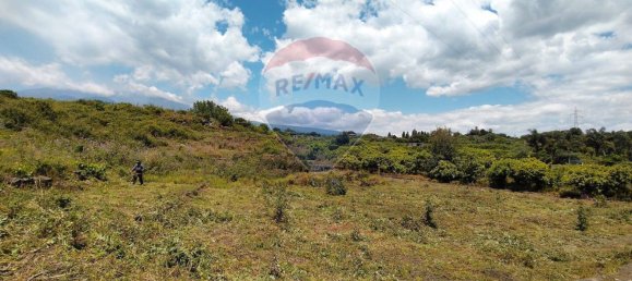  Land in Santa Venerina, Italy No. 378169 3