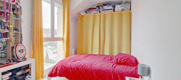 Dúplex de 3 dormitorios en Aubergenville, France No. 164112 5