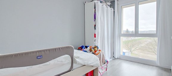 Dúplex de 3 dormitorios en Aubergenville, France No. 164112 15