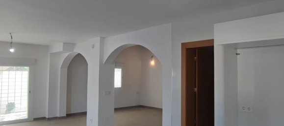 3 bedrooms House in Catral, Spain No. 185193 3