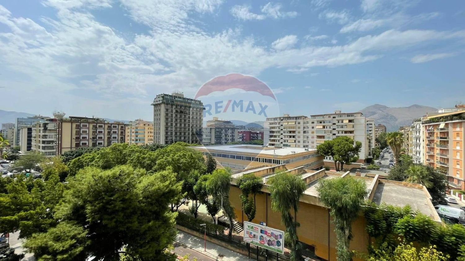 5 bedrooms Apartment in Palermo, Italy No. 326368