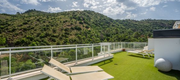 3 bedrooms Penthouse in Benahavis, Spain No. 152987 5