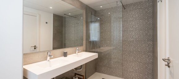 3 bedrooms Penthouse in Benahavis, Spain No. 152987 33