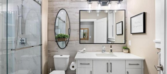 4 bedrooms House in British Columbia, Canada No. 1209 9