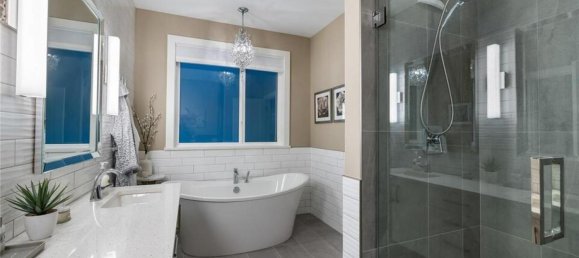 4 bedrooms House in British Columbia, Canada No. 1209 7