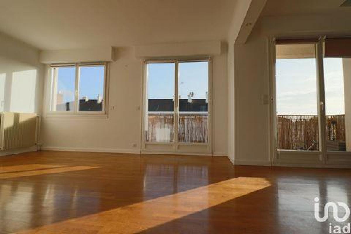 3 bedrooms Condo in Bailly, France No. 15600