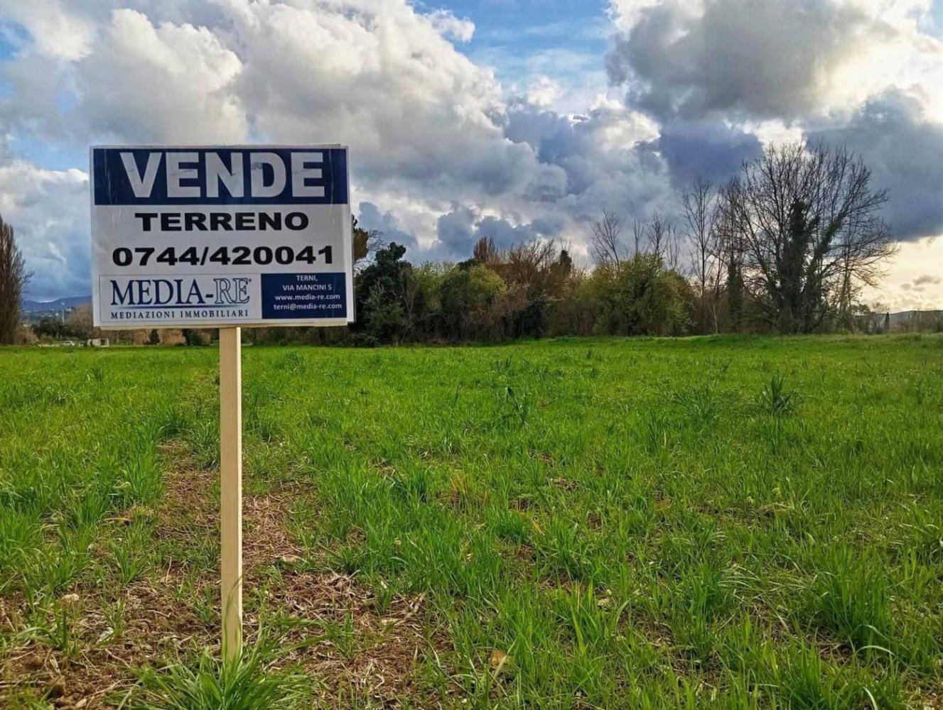 Земельный участок 240м² в Терни, Италия № 306255