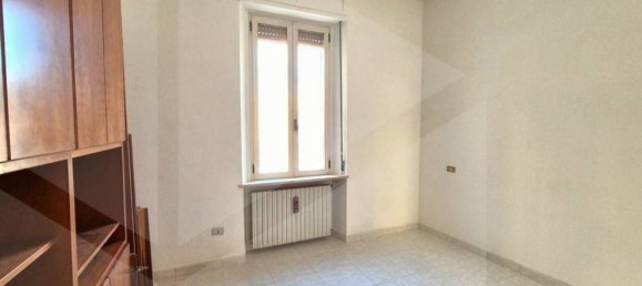 4 rooms Apartment in Pescara, Italy No. 34453 3