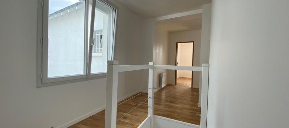 3 bedrooms House in Le Pellerin, France No. 340499 5