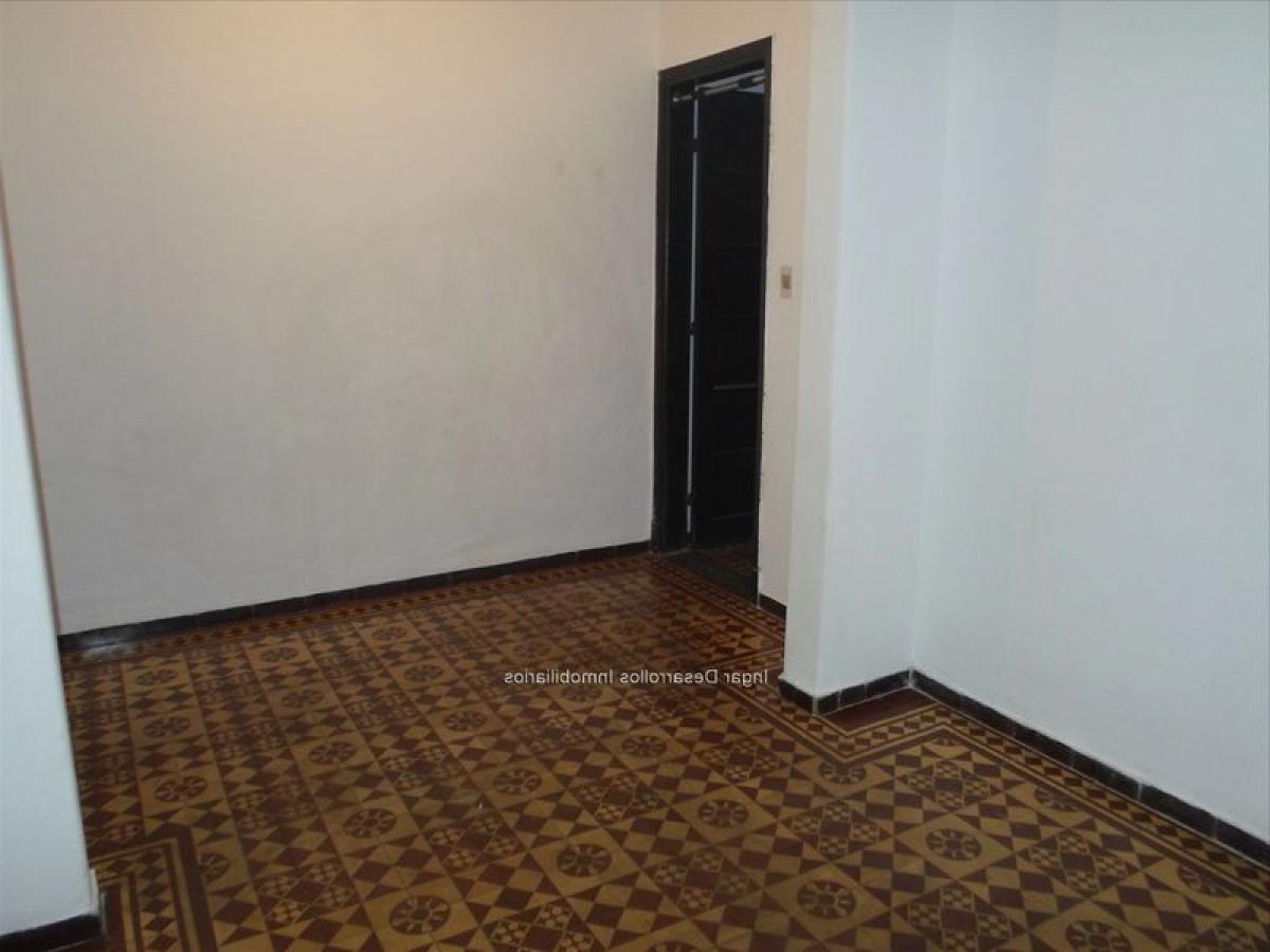 Studio in Montevideo, Uruguay No. 4666