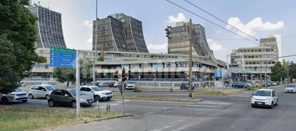 2286m² Commercial property in Modena, Italy No. 316130 5
