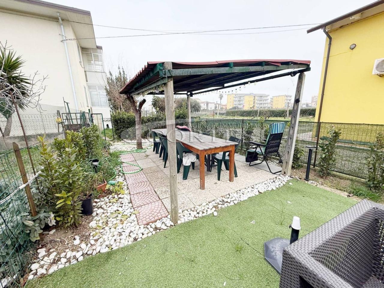 Apartamento de 2 habitaciónes en Mondolfo, Italy No. 31628