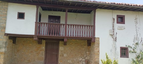 4 bedrooms House in Parres, Spain No. 154869 3