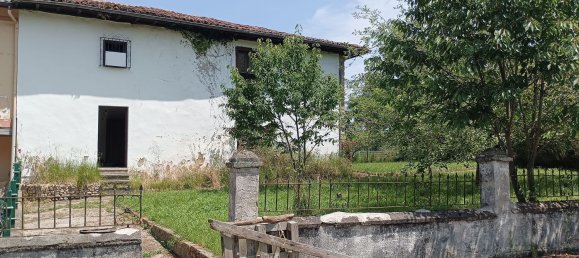 4 bedrooms House in Parres, Spain No. 154869 2