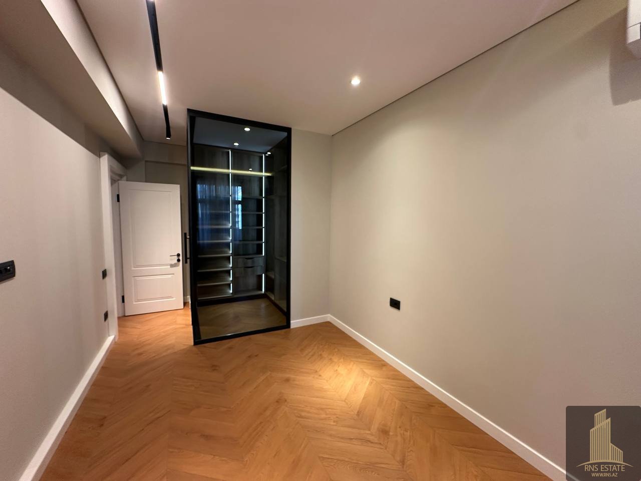 3 bedrooms Apartment in Nasimi, Azerbaijan No. 1256