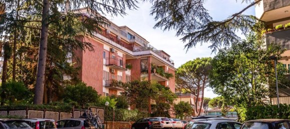 3 rooms Apartment in Rome, Italy No. 2039 2