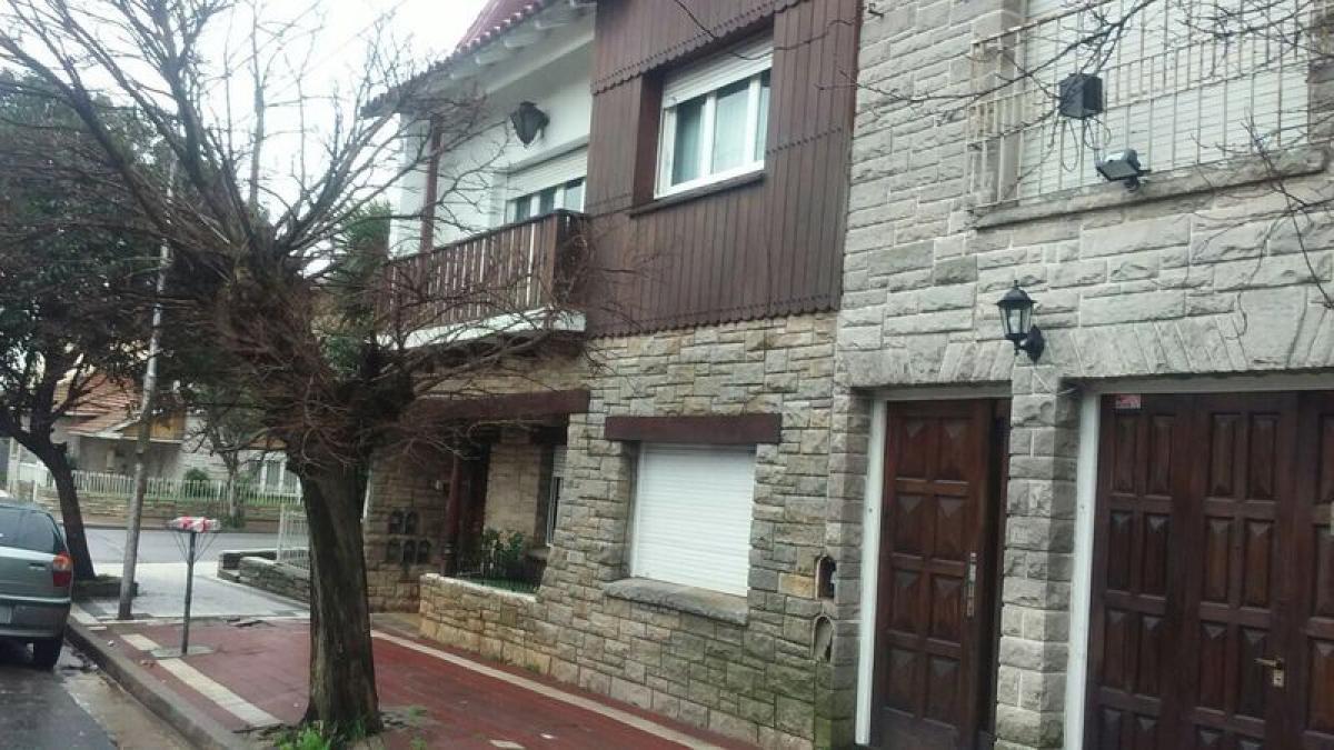 2 bedrooms House in Mar del Plata, Argentina No. 68624