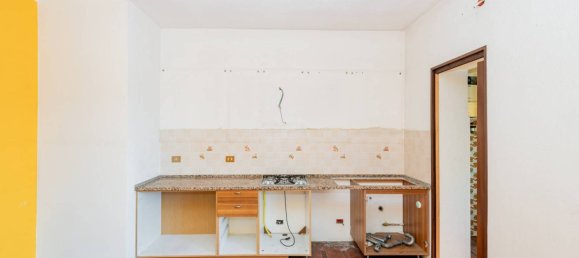 1 bedroom Apartment in Peschiera Borromeo, Italy No. 264174 5