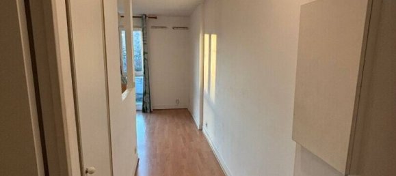 Studio in Maisons-Laffitte, France No. 126471 3