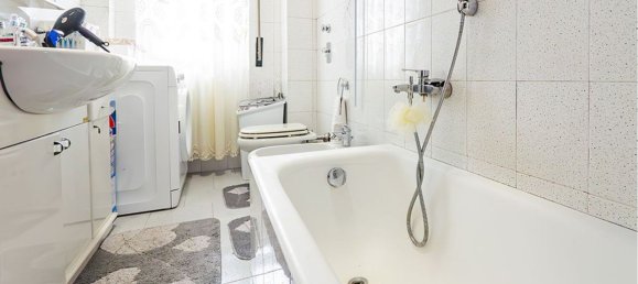 3-salle Appartement à Senago, Italy No. 154751 9