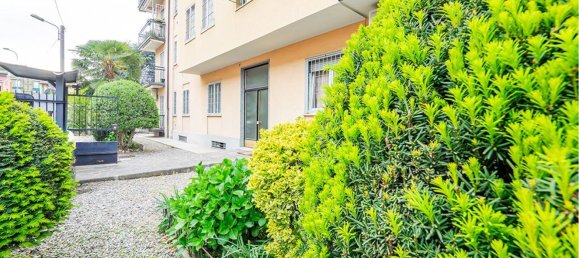 3-salle Appartement à Senago, Italy No. 154751 2