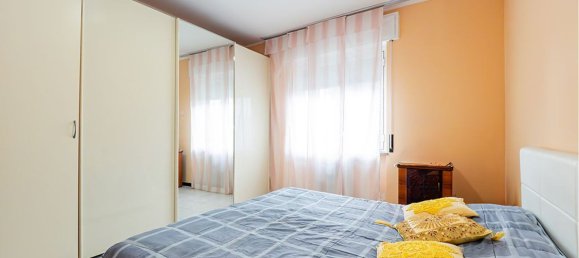 3-salle Appartement à Senago, Italy No. 154751 16