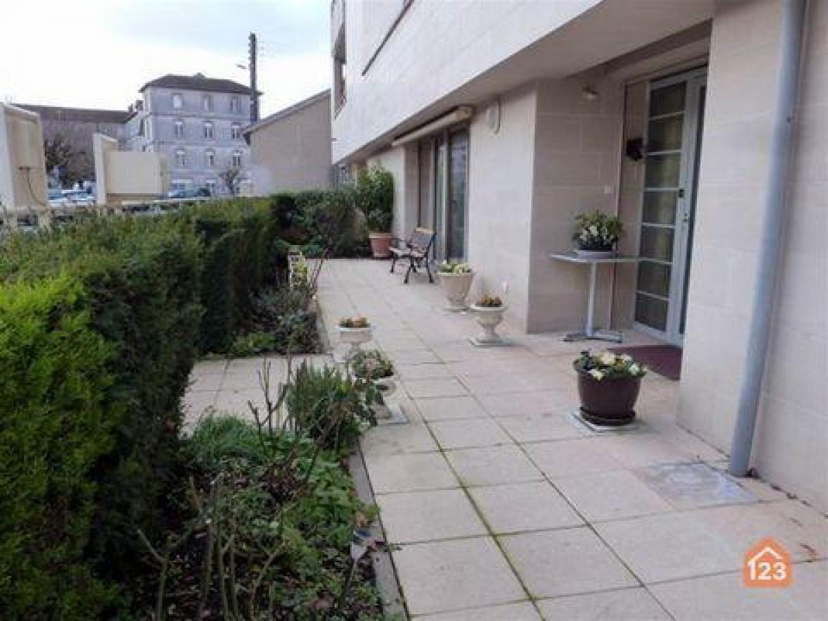 3 bedrooms Condo in Verdun, France No. 4522