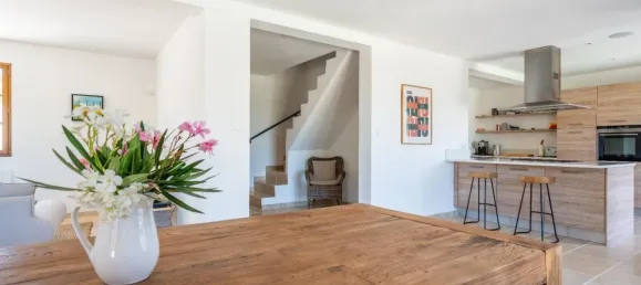 4 Schlafzimmer Haus in Uzes, France, Nr. 350055 2