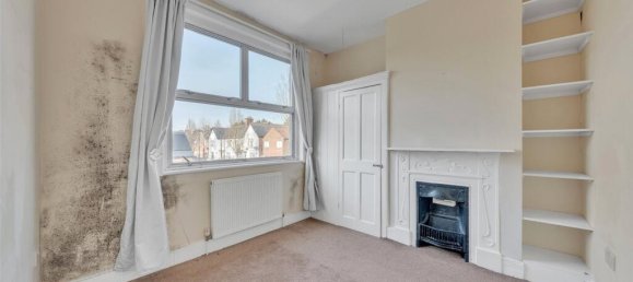 3 bedrooms House in Colindale, United Kingdom No. 7847 7