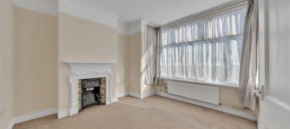 3 bedrooms House in Colindale, United Kingdom No. 7847 2