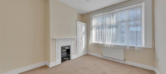 3 bedrooms House in Colindale, United Kingdom No. 7847 4