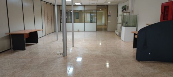 225m² Commercial property in Horta-Guinardo, Spain No. 150836 5