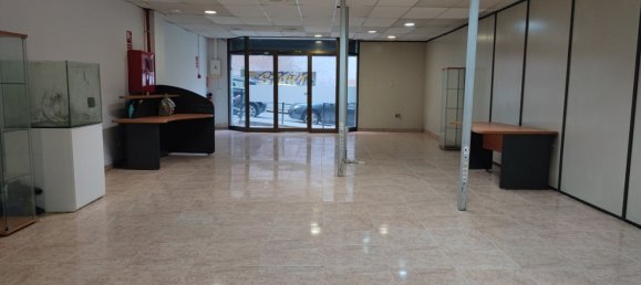225m² Commercial property in Horta-Guinardo, Spain No. 150836 7