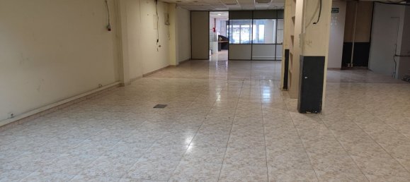 225m² Commercial property in Horta-Guinardo, Spain No. 150836 14