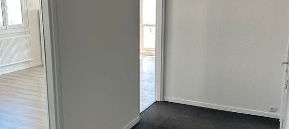 2 chambres Appartement à Clermont-Ferrand, France No. 340348 9