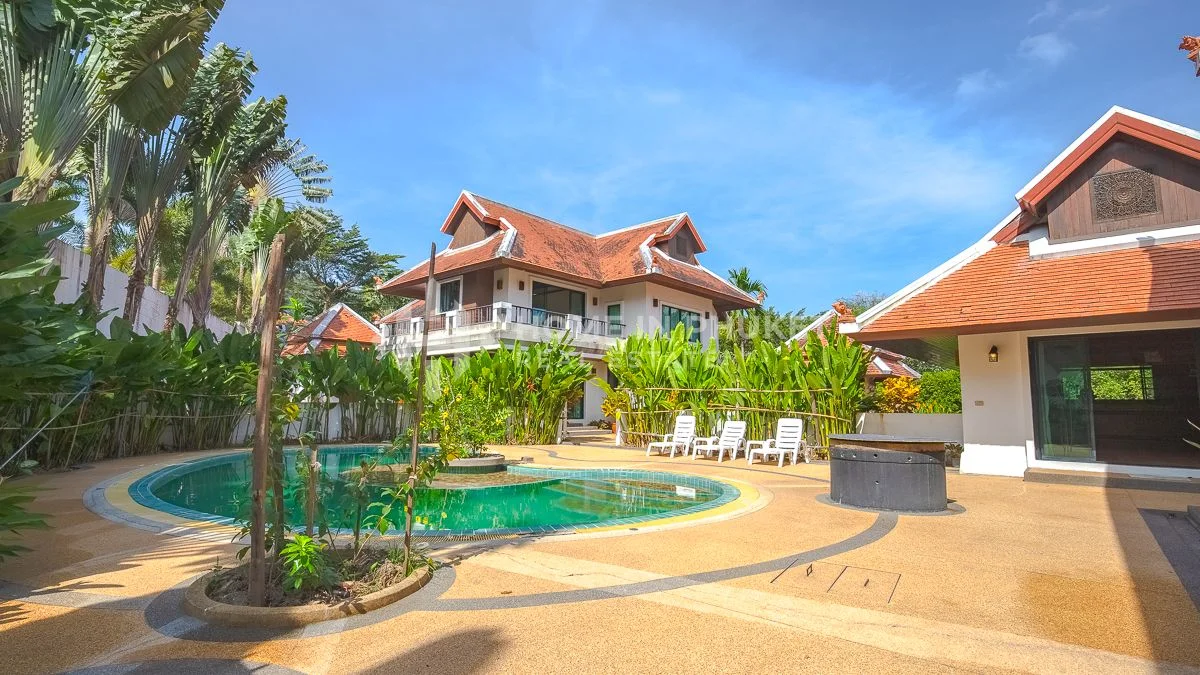 Дом с 7 спальнями в Пляж Най Харн, Таиланд № 60370