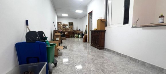 80m² Commercial property in Torrevieja, Spain No. 163419 3