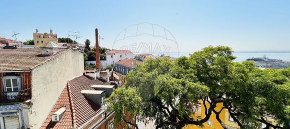 1 bedroom Apartment in Lisbon, Portugal No. 12871 11