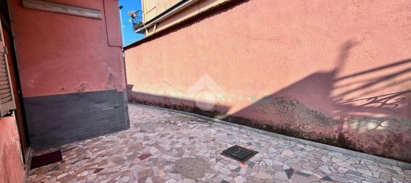 2 bedrooms Villa in Grumo Nevano, Italy No. 273369 3