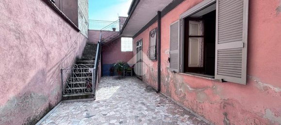 2 bedrooms Villa in Grumo Nevano, Italy No. 273369 8