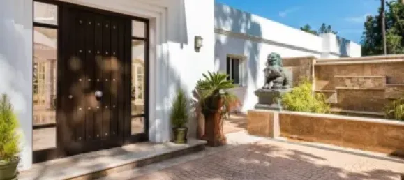 5 bedrooms Villa in Estepona, Spain No. 105630 8