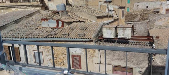 Дом с 6 комнатами в Наро, Италия № 115556 3