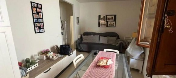 2 bedrooms Apartment in Florence, Italy No. 320862 2