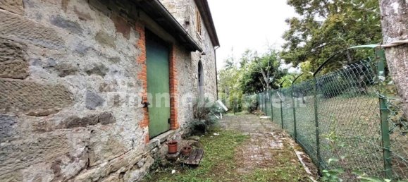 Villa de 4 dormitorios en Poppi, Italy No. 209364 3